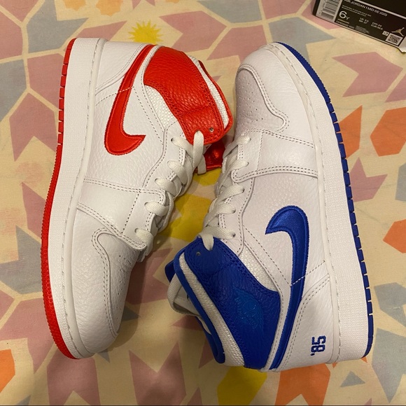 Air Jordan 1 MID - Picture 1 of 9